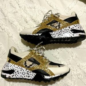 Steve Madden Glitter Gold Snake Skin Tennis Shoes Size 7
